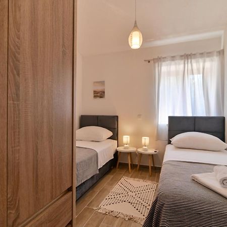 Villa Rudini With Heated Pool Okrug Gornji Zewnętrze zdjęcie
