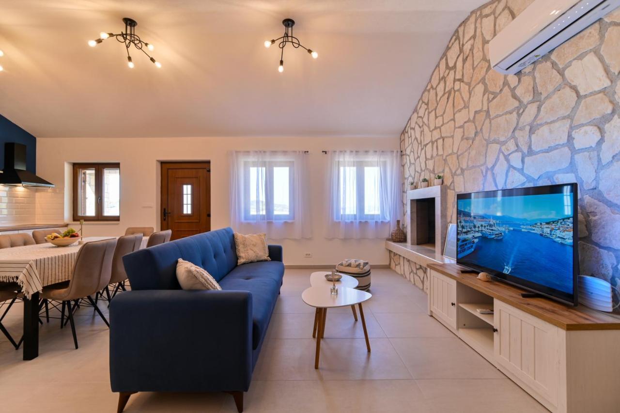 Villa Rudini With Heated Pool Okrug Gornji Zewnętrze zdjęcie