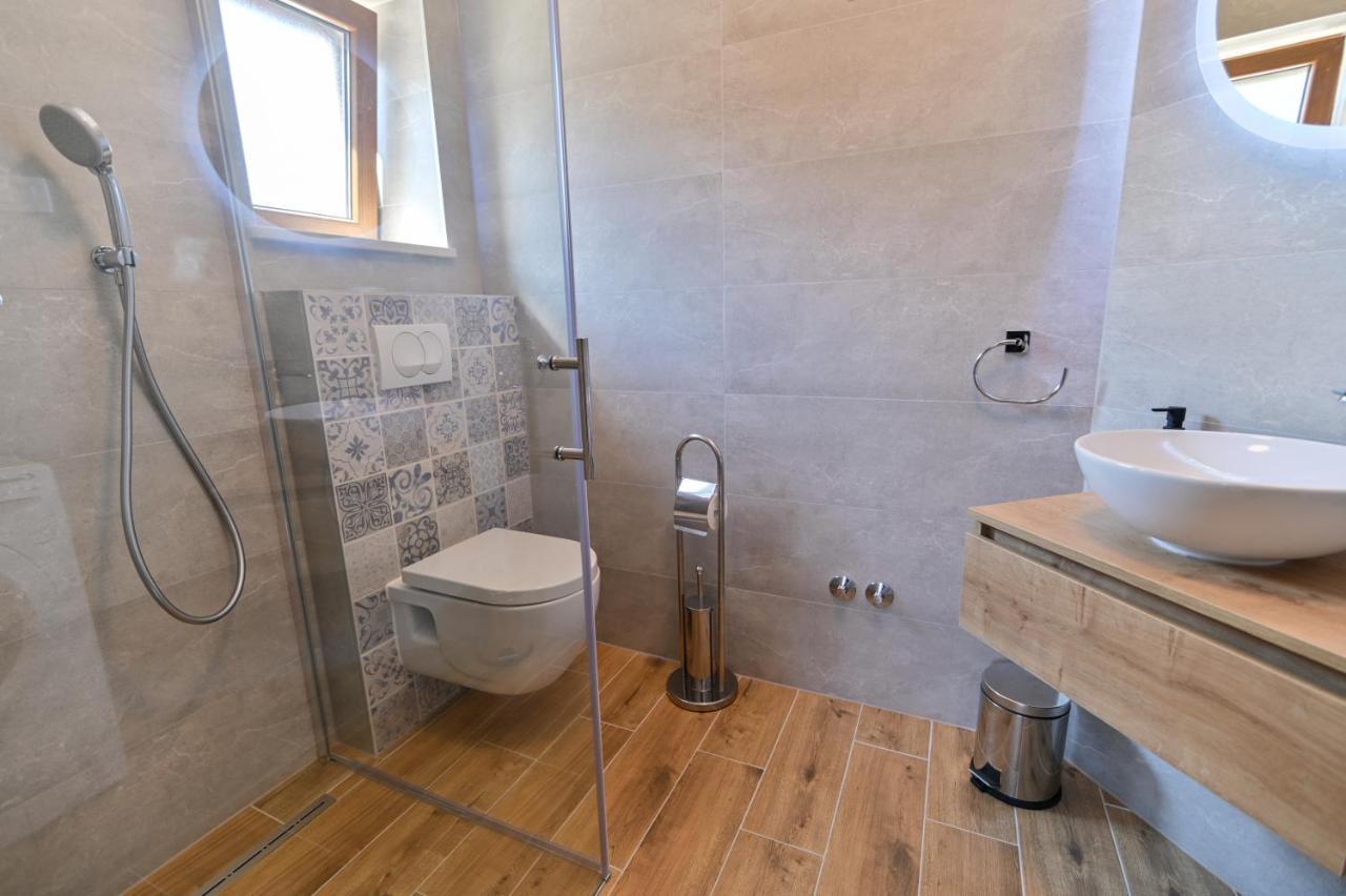 Villa Rudini With Heated Pool Okrug Gornji Zewnętrze zdjęcie