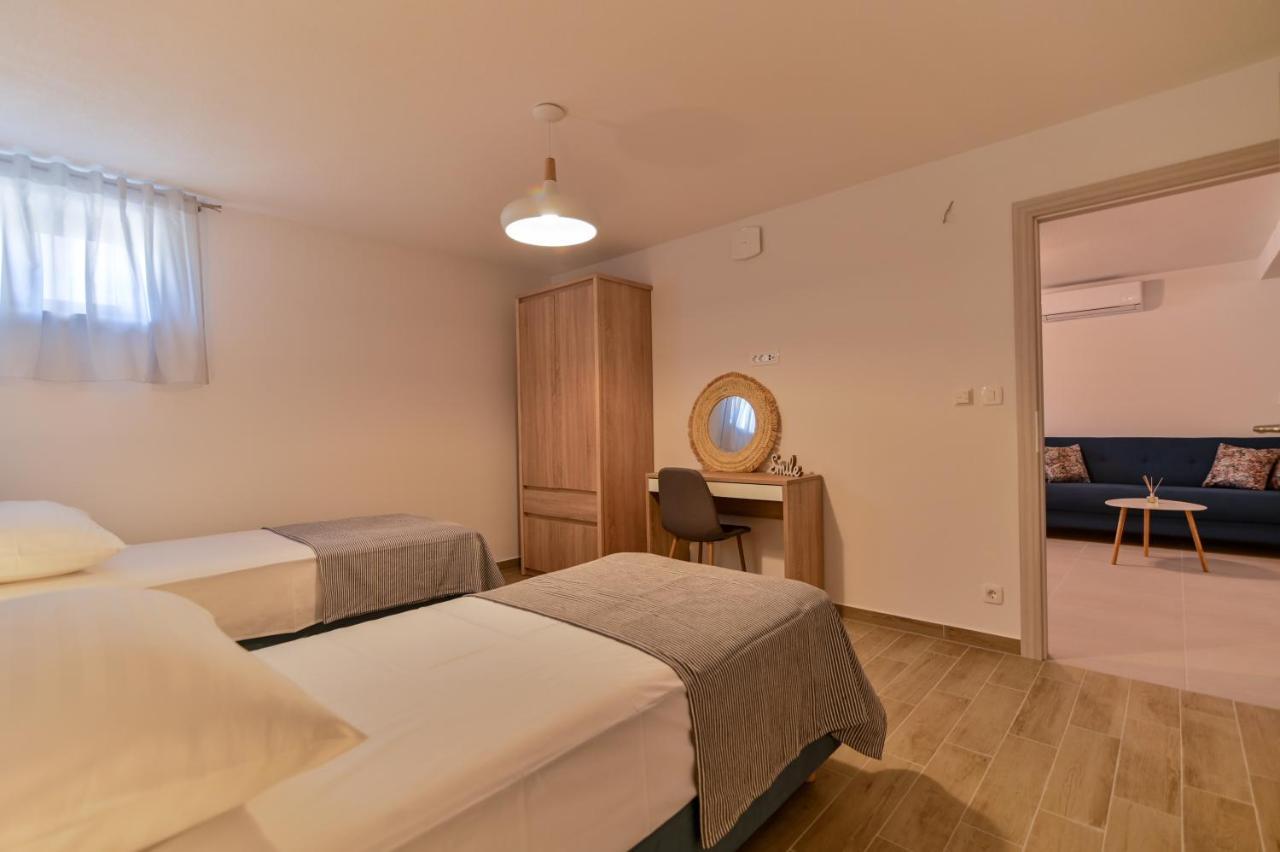 Villa Rudini With Heated Pool Okrug Gornji Zewnętrze zdjęcie