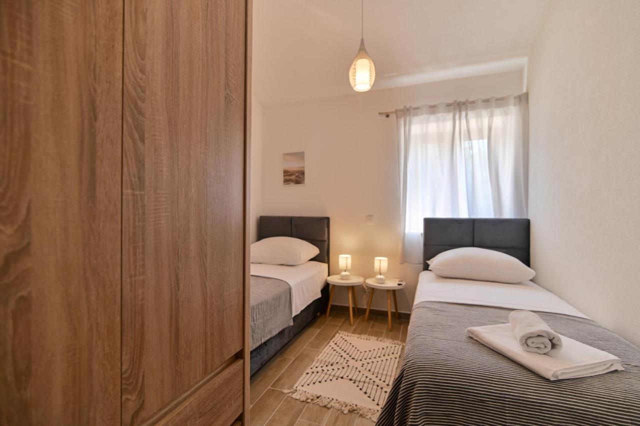 Villa Rudini With Heated Pool Okrug Gornji Zewnętrze zdjęcie