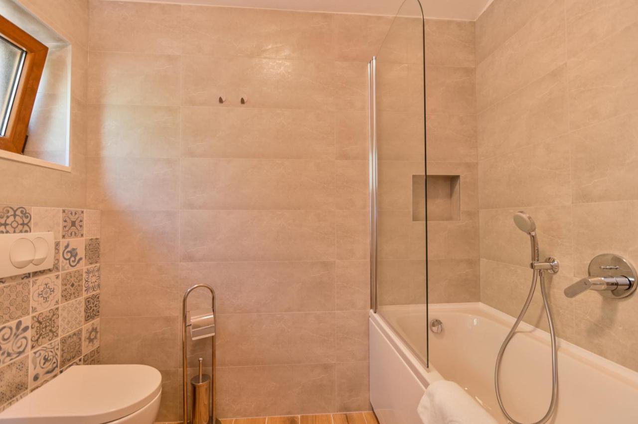 Villa Rudini With Heated Pool Okrug Gornji Zewnętrze zdjęcie