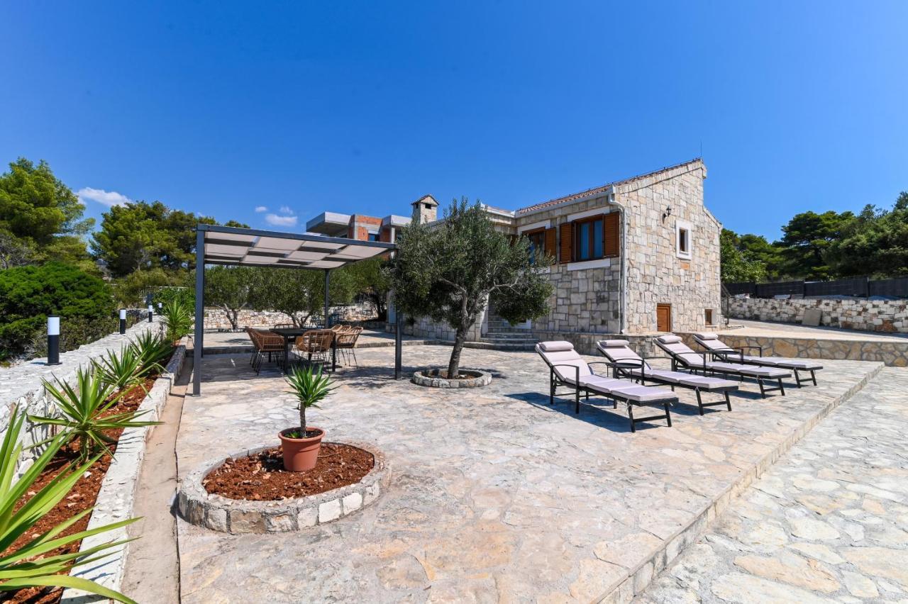 Villa Rudini With Heated Pool Okrug Gornji Zewnętrze zdjęcie