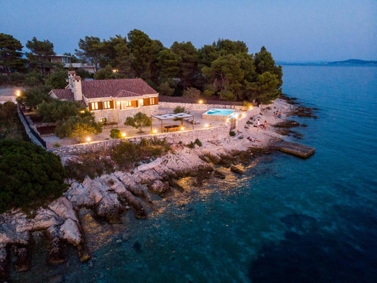 Villa Rudini With Heated Pool Okrug Gornji Zewnętrze zdjęcie