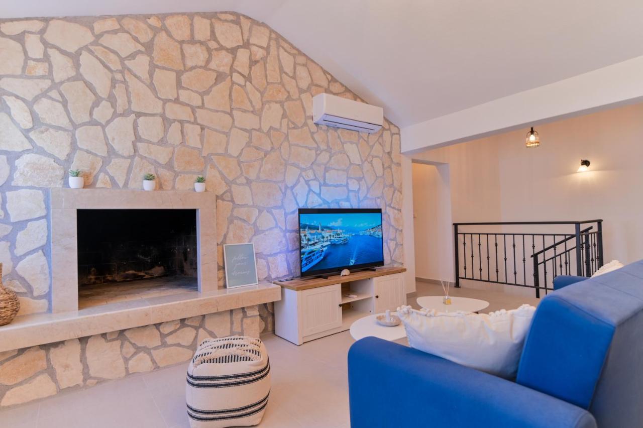 Villa Rudini With Heated Pool Okrug Gornji Zewnętrze zdjęcie