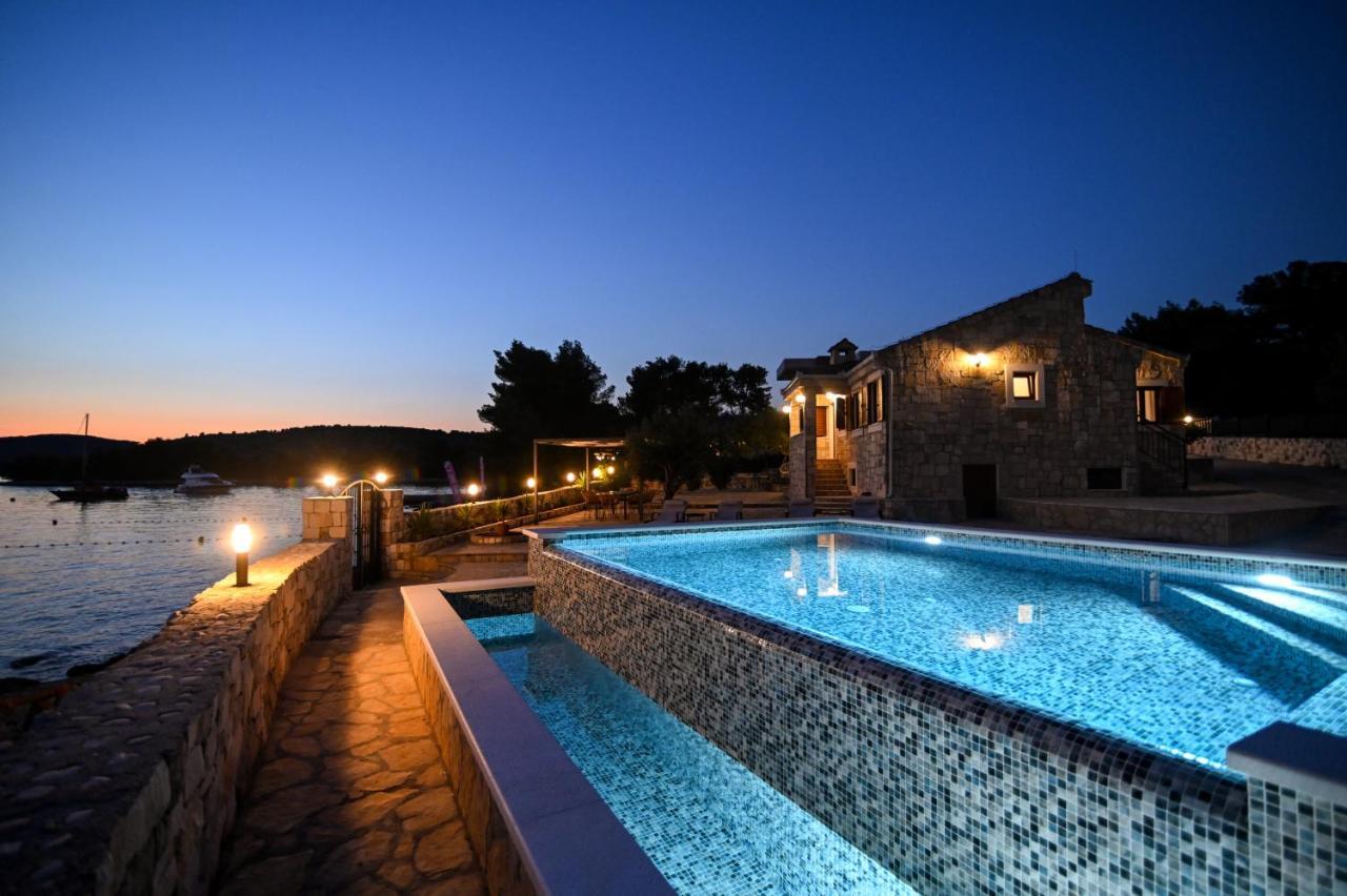 Villa Rudini With Heated Pool Okrug Gornji Zewnętrze zdjęcie