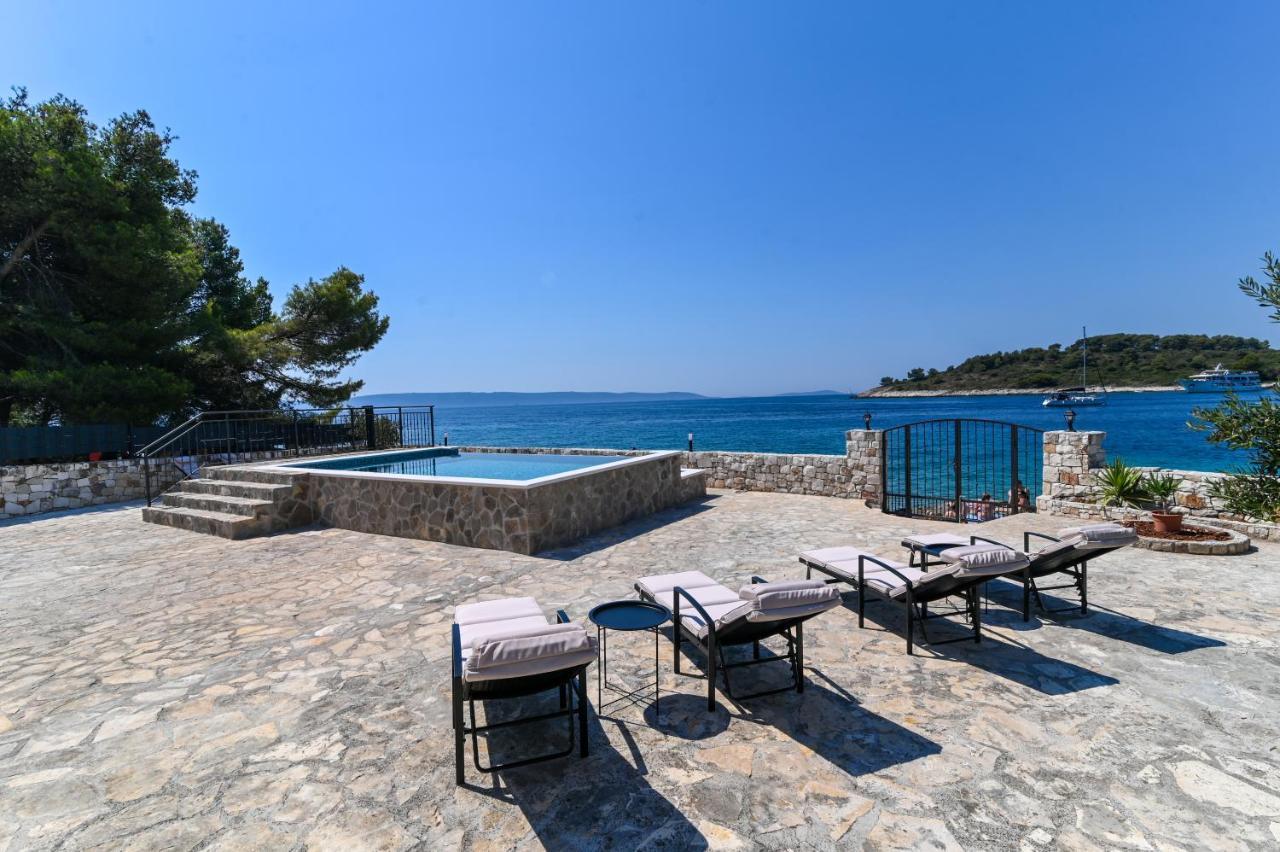 Villa Rudini With Heated Pool Okrug Gornji Zewnętrze zdjęcie